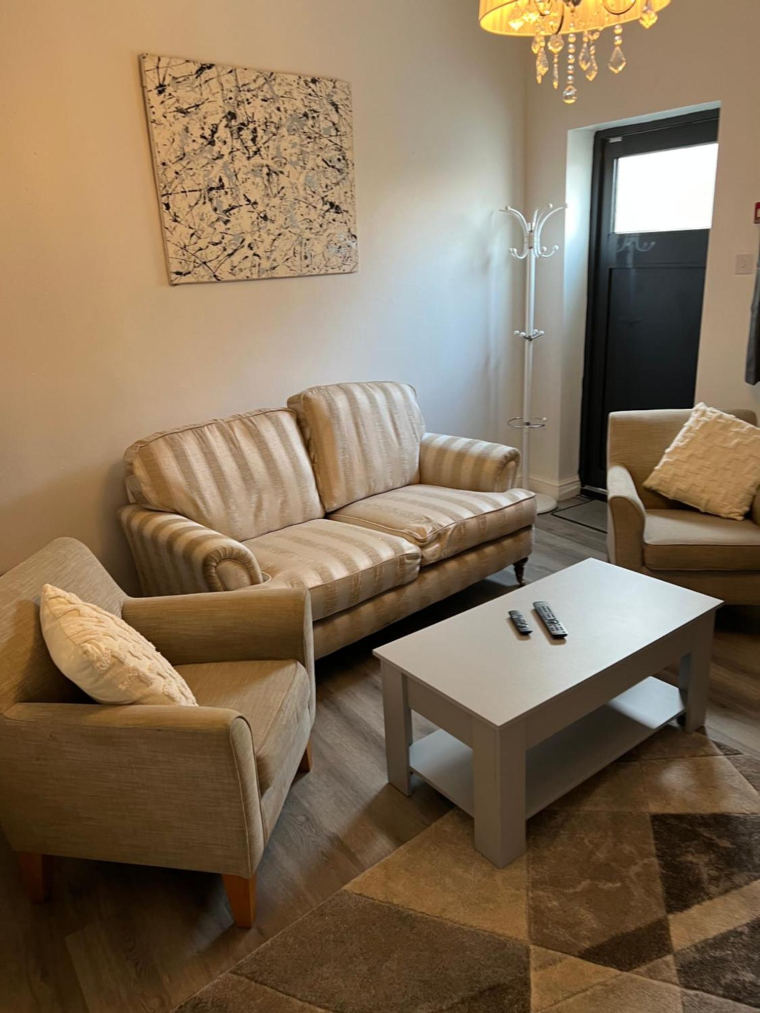 2 Bedroom Town Apartment Ipswich Exterior photo